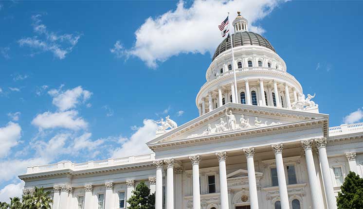 Thumb_CA-State-Capitol_dreamstime_m_25700049 solar farm